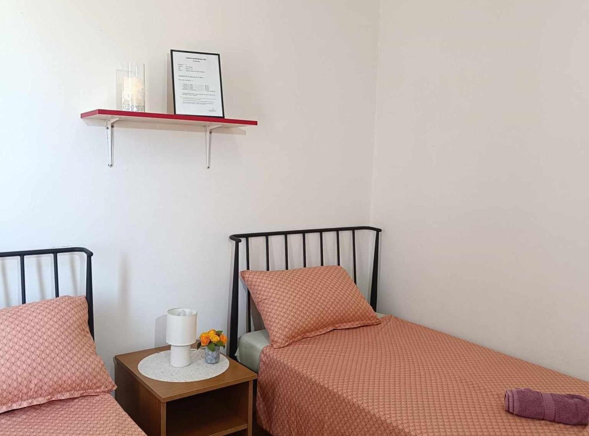 Apartmani Tea I Toni Gradiste 外观 照片